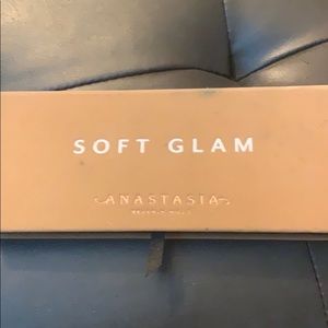 Abh soft glam eyeshadow palette